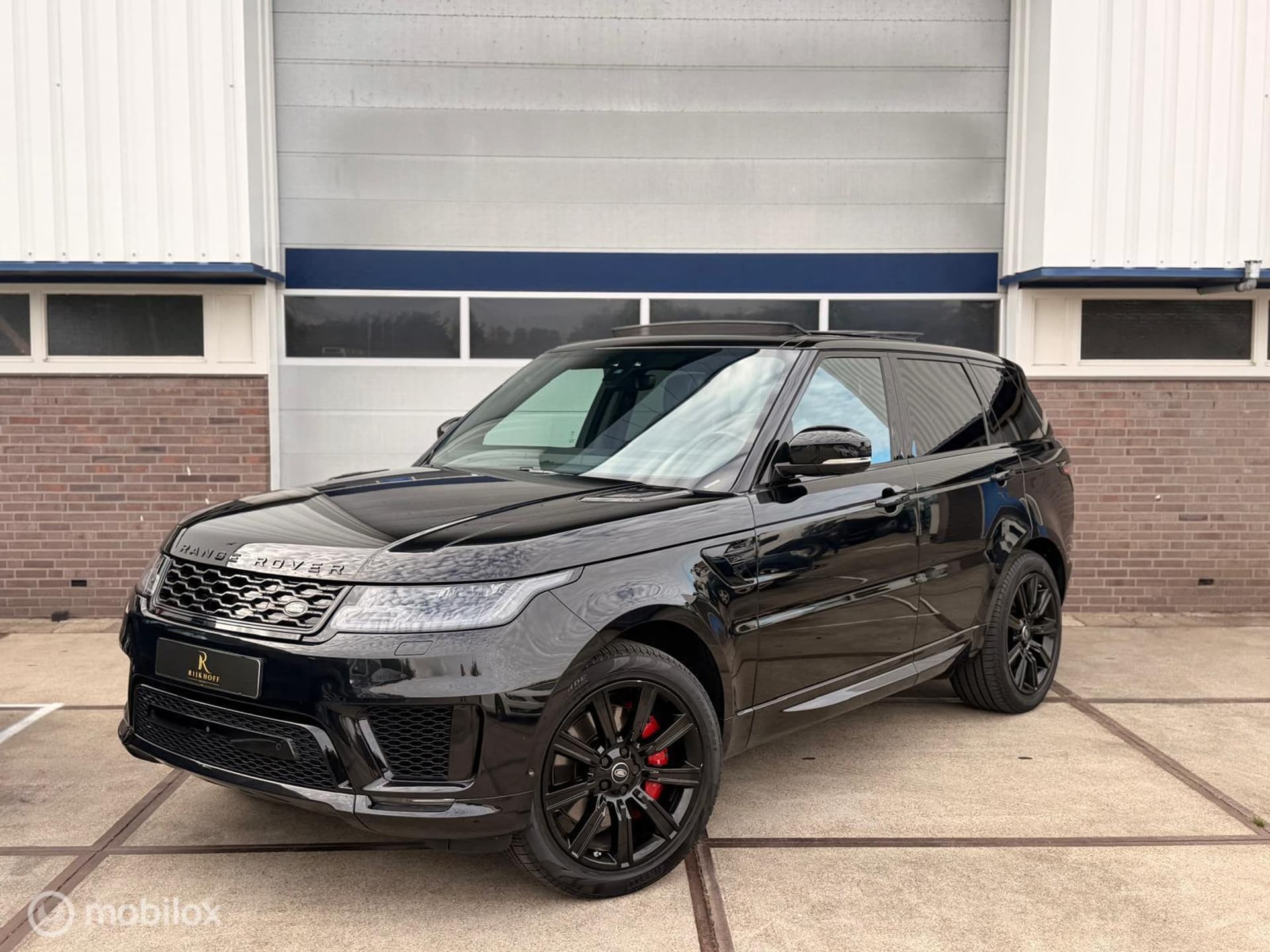 Land Rover Range Rover Sport 2.0 P400e HSE Dynamic, zwart metallic, vooraanzicht