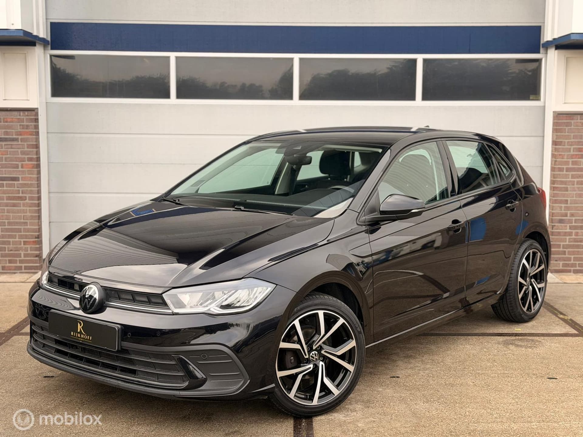 Volkswagen Polo 1.0 TSI | Camera | Automaat | Carplay, zwart, vooraanzicht